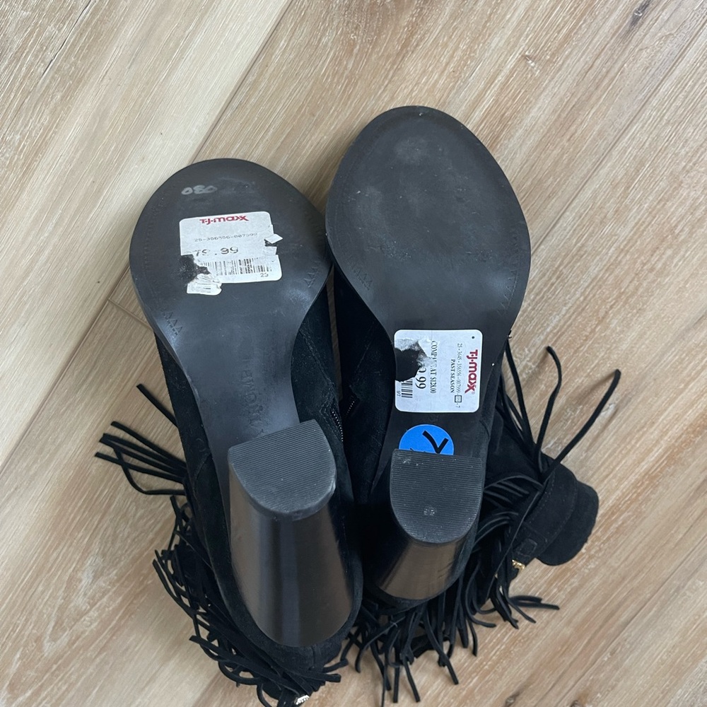 Boots - Picture 4 of 4